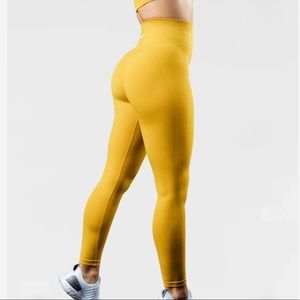 Alphalete Amplify Leggings